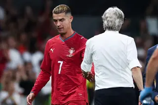 مهدد بالغياب 6 أشهر.. الاتحاد البرتغالي يوقف رونالدو مؤقتا 09 أكتوبر 2026 06:10 م